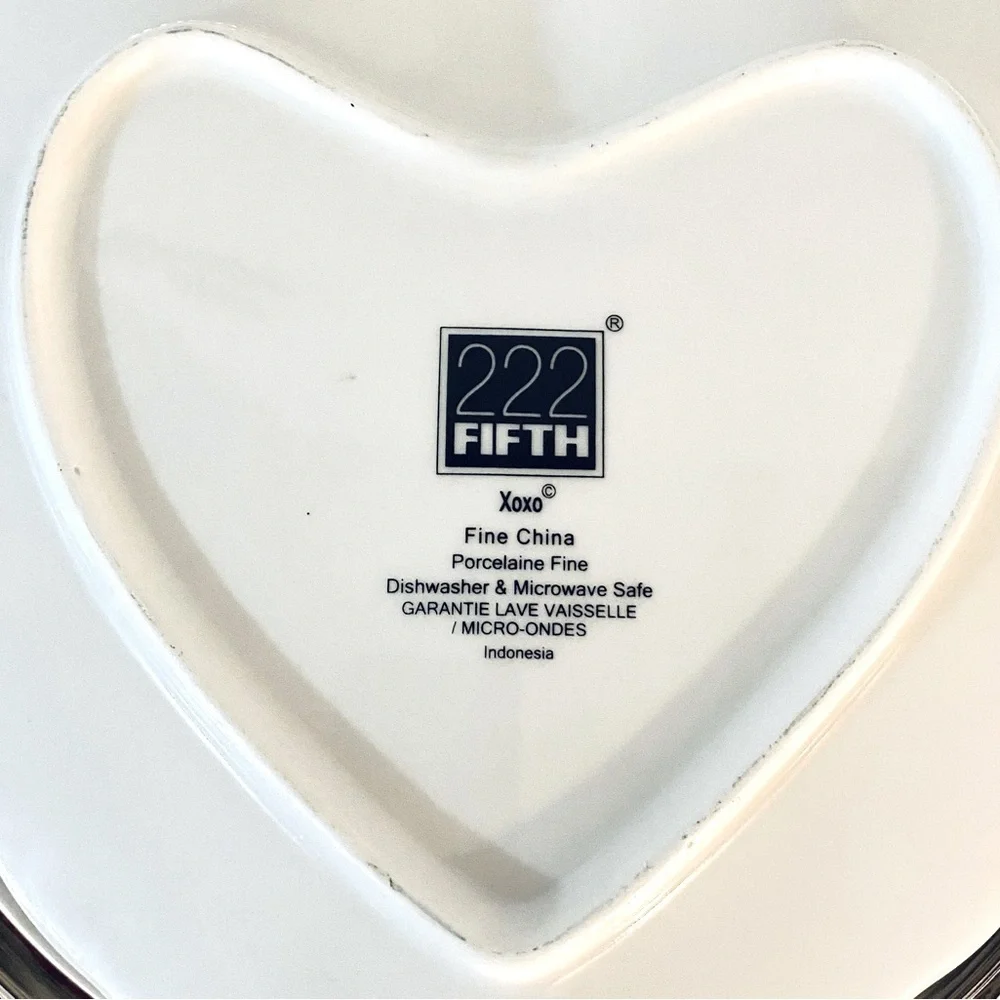 222 Fifth XOXO Fine Porcelain Heart Plate 9” Valentines Floral Romantic Gift